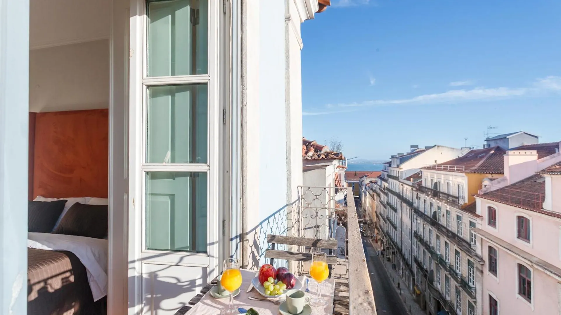 Madalena Exclusive Suites location