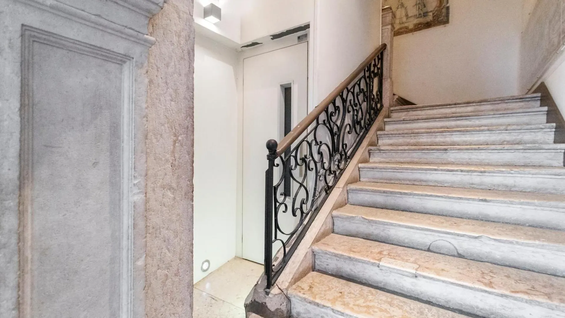 Madalena Exclusive Suites Lisbon 0*,
